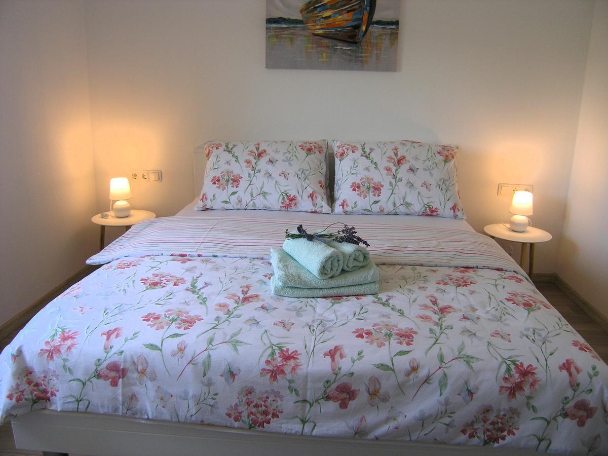 קרק Apartman Danijel מראה חיצוני תמונה
