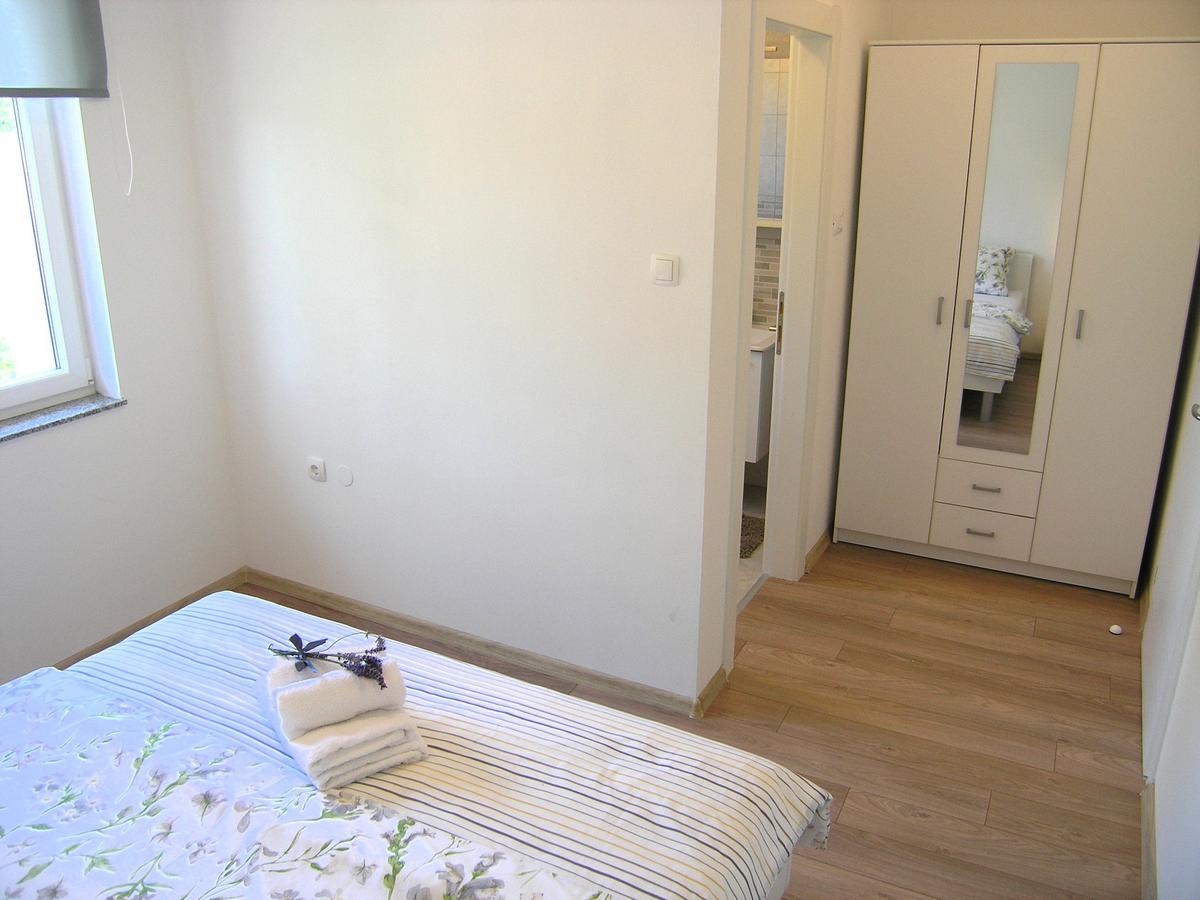 קרק Apartman Danijel מראה חיצוני תמונה